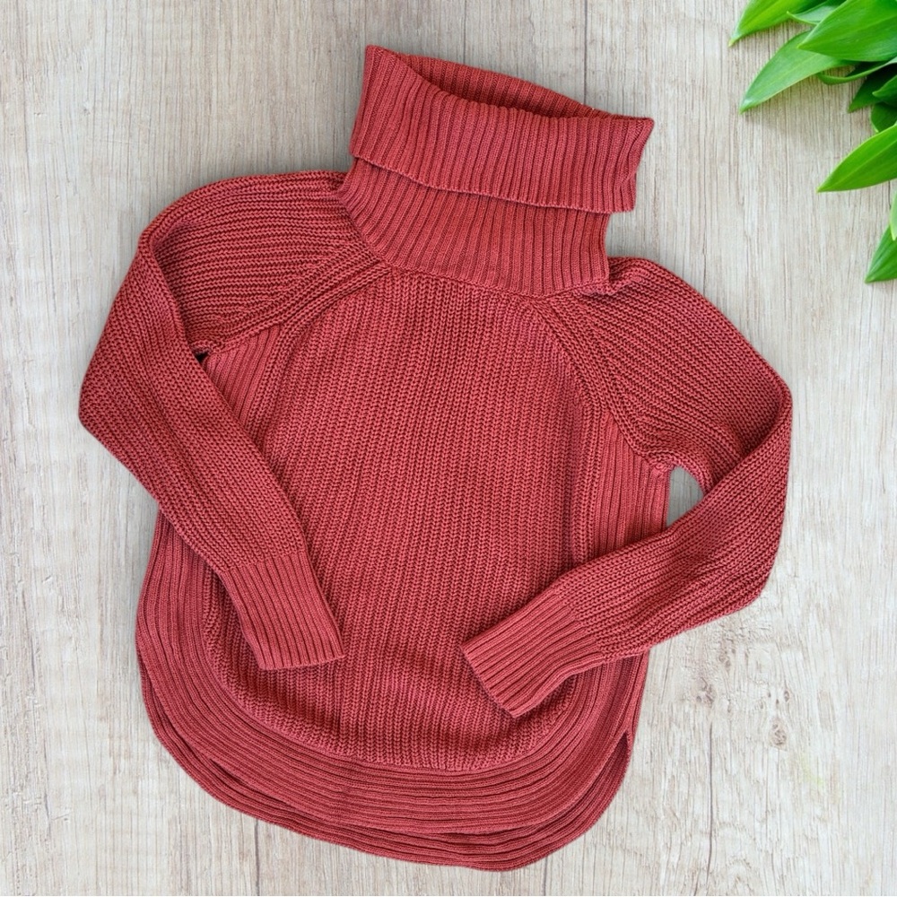 Cupid Pink/Coral/Salmon Knit Turtleneck Scooped Hem Sweater Women’s